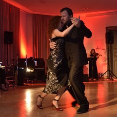 170311-225715 M-LiveImCasino-Claudio+Pilar-Ball-Show
