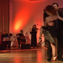 170311-225804 M-LiveImCasino-Claudio+Pilar-Ball-Show