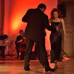 170311-225914 M-LiveImCasino-Claudio+Pilar-Ball-Show