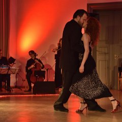 170311-225923 M-LiveImCasino-Claudio+Pilar-Ball-Show