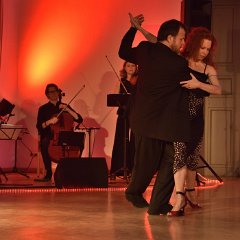 170311-225937 M-LiveImCasino-Claudio+Pilar-Ball-Show