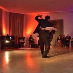 170311-230011 M-LiveImCasino-Claudio+Pilar-Ball-Show
