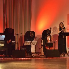 170311-230332 M-LiveImCasino-Claudio+Pilar-Ball-Show