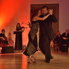170311-230622 M-LiveImCasino-Claudio+Pilar-Ball-Show